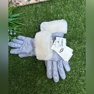 Ugg🍁🍂silver gloves waterproof touchscreen sz S/M